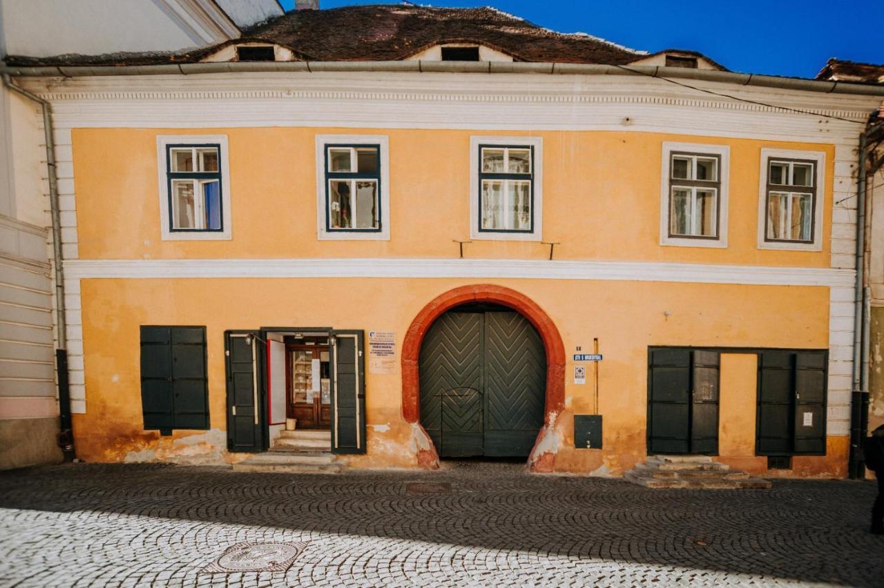 Central Am Brukenthal Apartment Sibiu Exterior photo